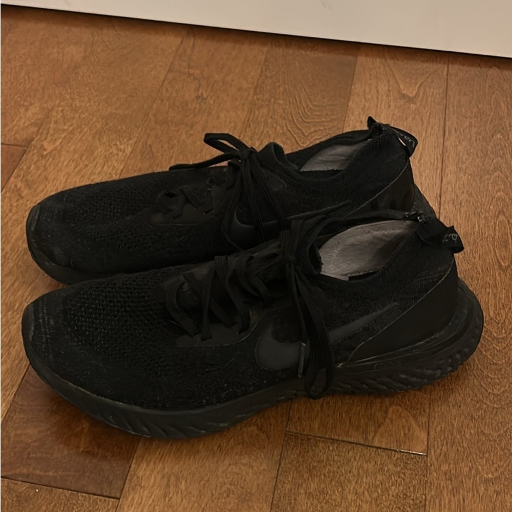 Nike Men's Black Athletic Sneakers - Picture 4 of 7